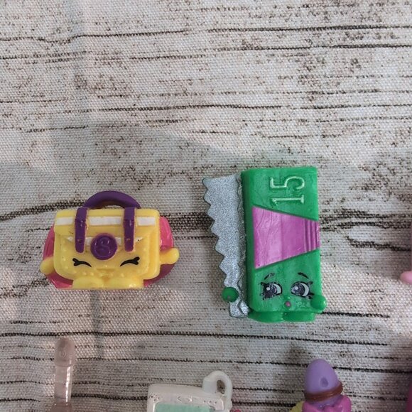 Lot of 11 Shopkins Figures - Picture 2 of 7